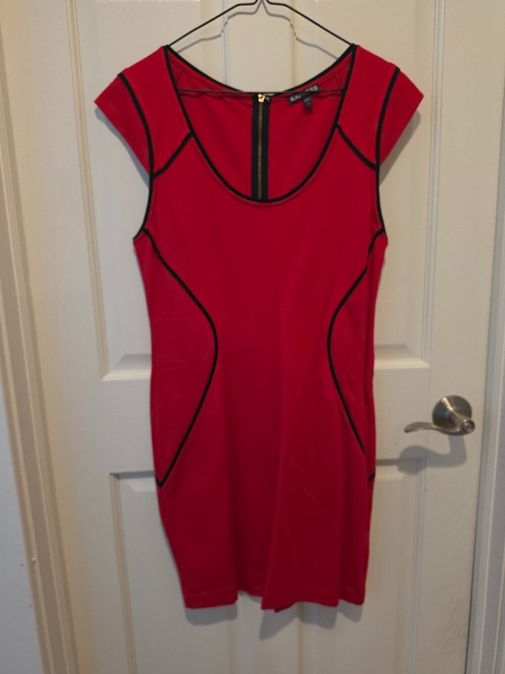 Express Womens Size 12 Red Bodycon Sheath Dress Black Contrast Trim Back Zip